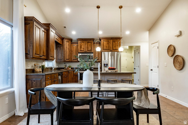 775 Lazy Oak Way Sandy, UT 84070 - Photo 10 of 49