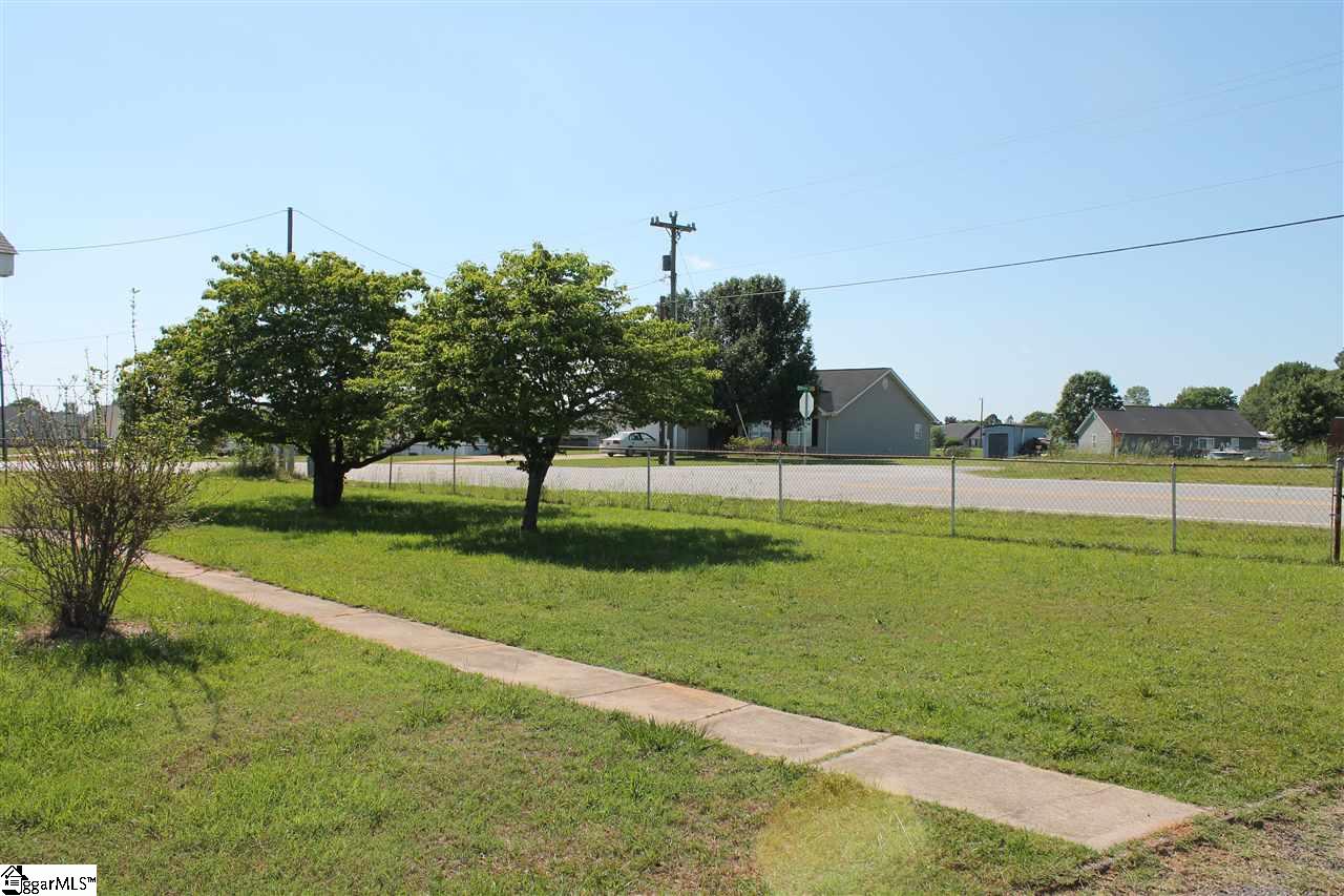 602 Mountainview Road Boiling Springs, SC 29316 - Photo 12 of 16