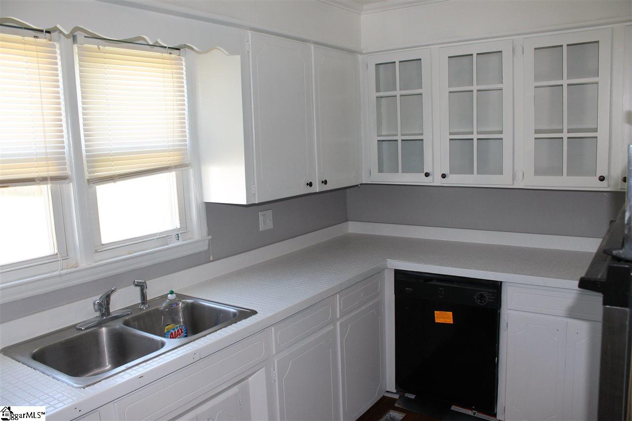 602 Mountainview Road Boiling Springs, SC 29316 - Photo 4 of 16
