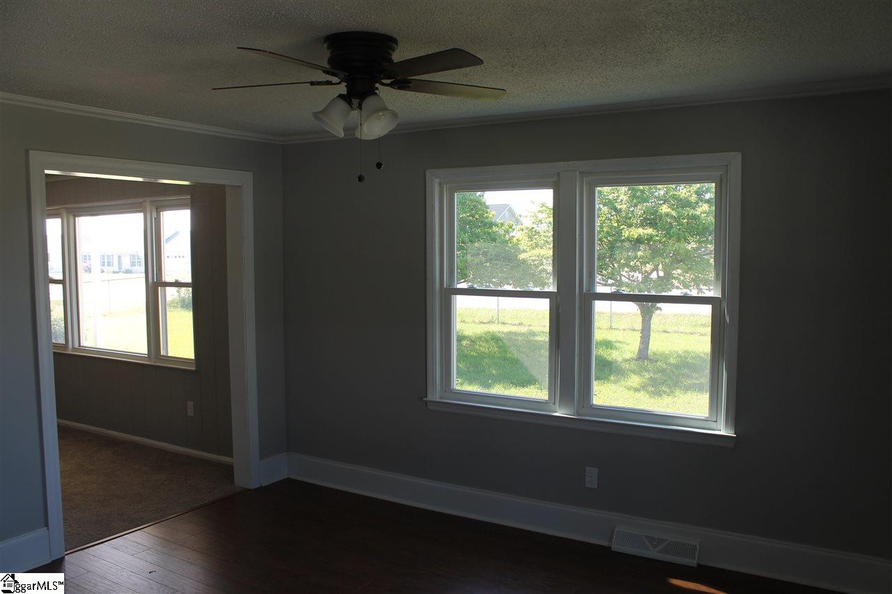 602 Mountainview Road Boiling Springs, SC 29316 - Photo 5 of 16