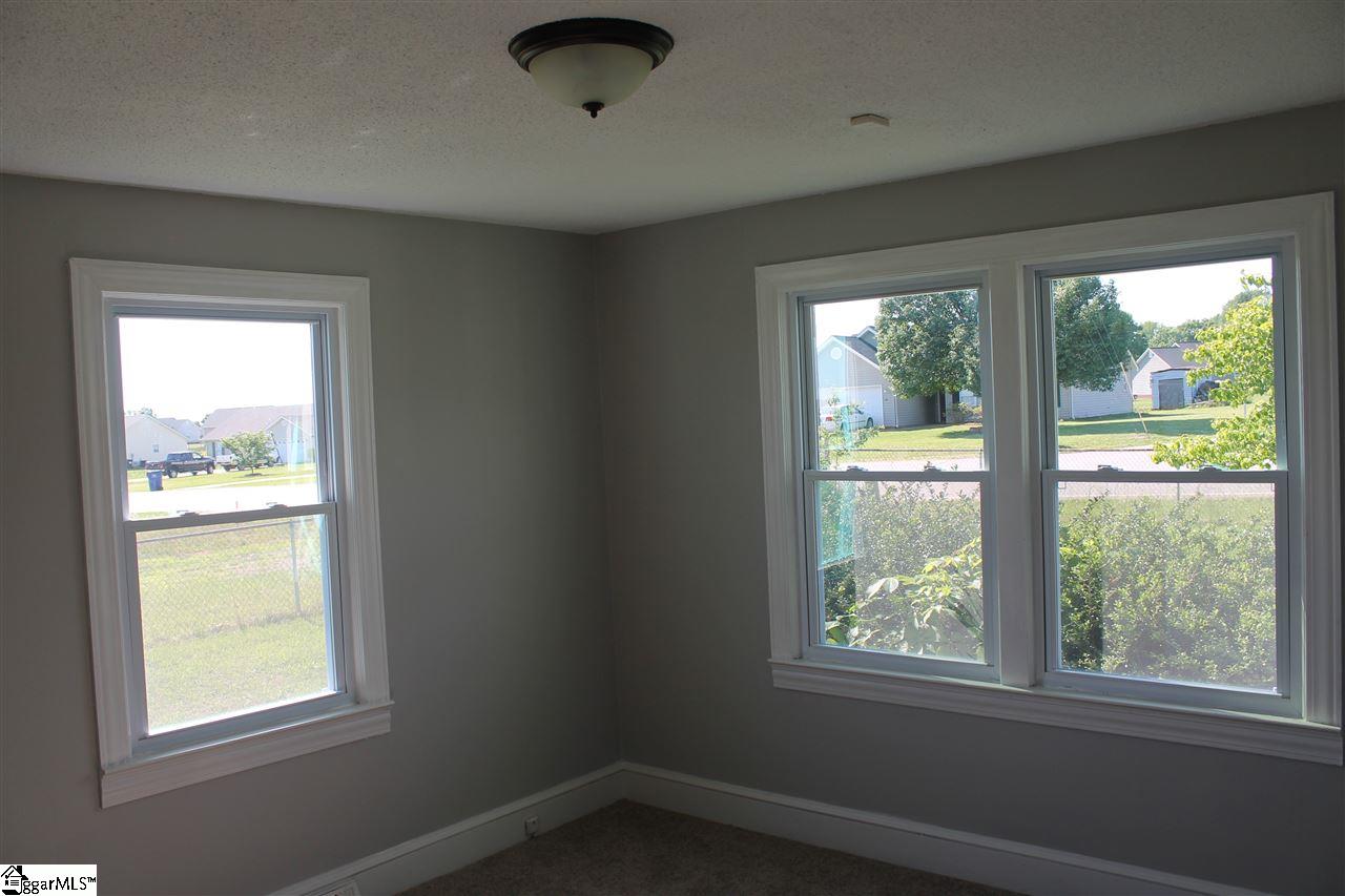 602 Mountainview Road Boiling Springs, SC 29316 - Photo 6 of 16