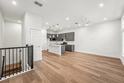 $499,999 | 200 West 56th Street, Unit 2103, Austin, TX 78751