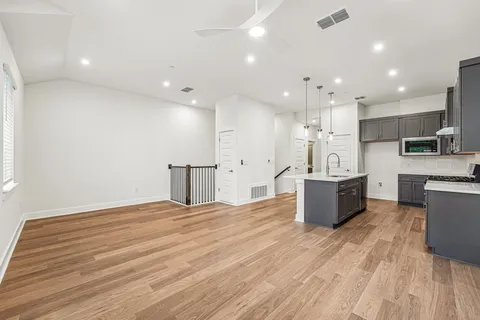 $499,999 | 200 West 56th Street, Unit 2103, Austin, TX 78751