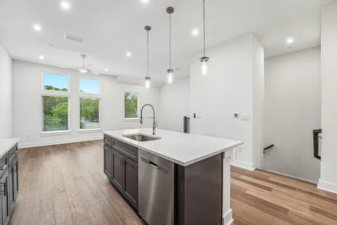$499,999 | 200 West 56th Street, Unit 2103, Austin, TX 78751