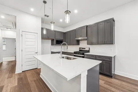 $499,999 | 200 West 56th Street, Unit 2103, Austin, TX 78751
