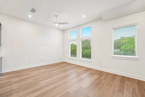 $499,999 | 200 West 56th Street, Unit 2103, Austin, TX 78751