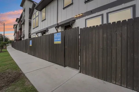 $499,999 | 200 West 56th Street, Unit 2103, Austin, TX 78751
