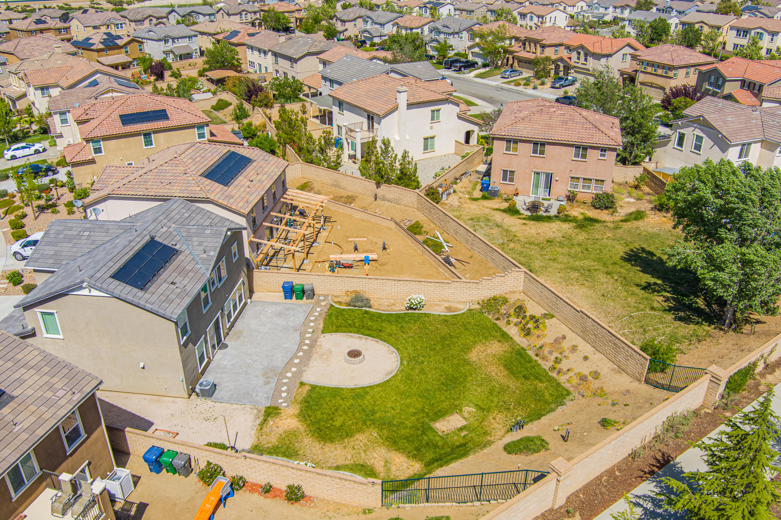 2732 Hemlock Road Palmdale, CA 93551 - Photo 38 of 42 an aerial view of residential houses with outdoor space