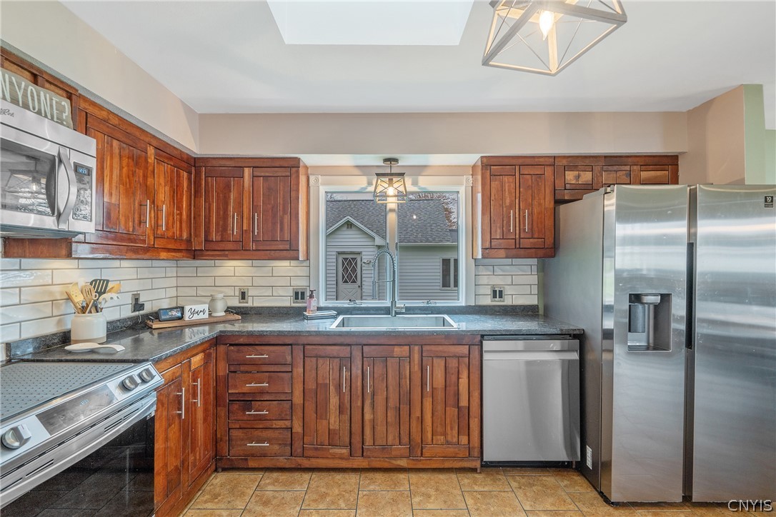 845 Forest Avenue Fulton, NY 13069 - Photo 12 of 49