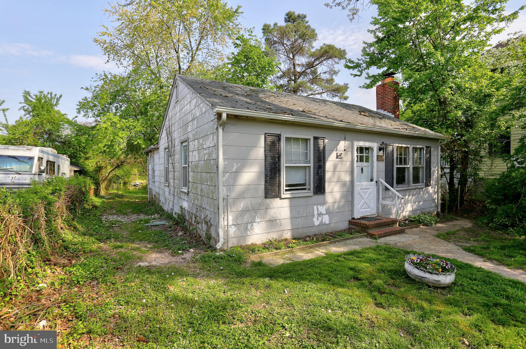 753 Powhatan Beach Road Pasadena, MD 21122 - Photo 7 of 31 Gallery Image 7