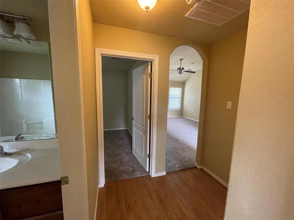 705 Rambling Court Granbury, TX 76049 - Photo 5 of 16