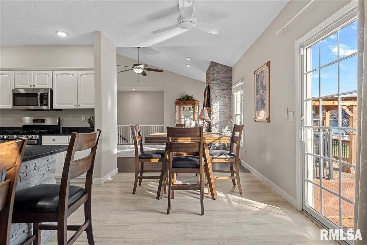 2716 Killarney Road Springfield, IL 62711 - Photo 14 of 48