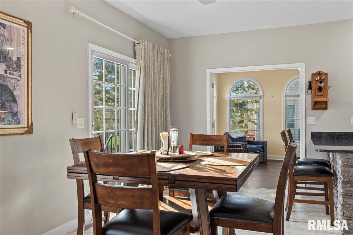 2716 Killarney Road Springfield, IL 62711 - Photo 8 of 48