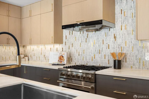 $1,890,000 | 571 Gates Street, San Francisco, CA 94110
