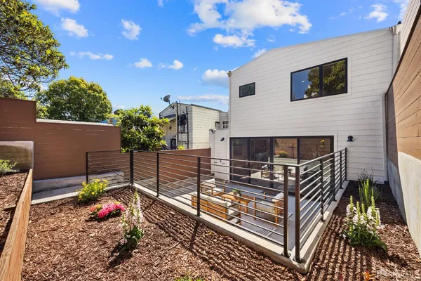 $1,890,000 | 571 Gates Street, San Francisco, CA 94110