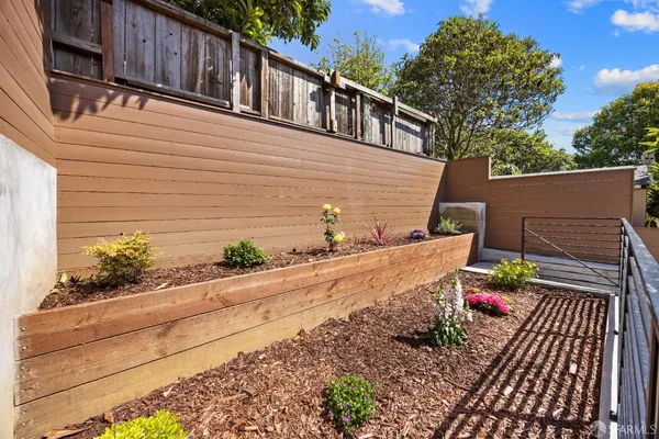 $1,890,000 | 571 Gates Street, San Francisco, CA 94110