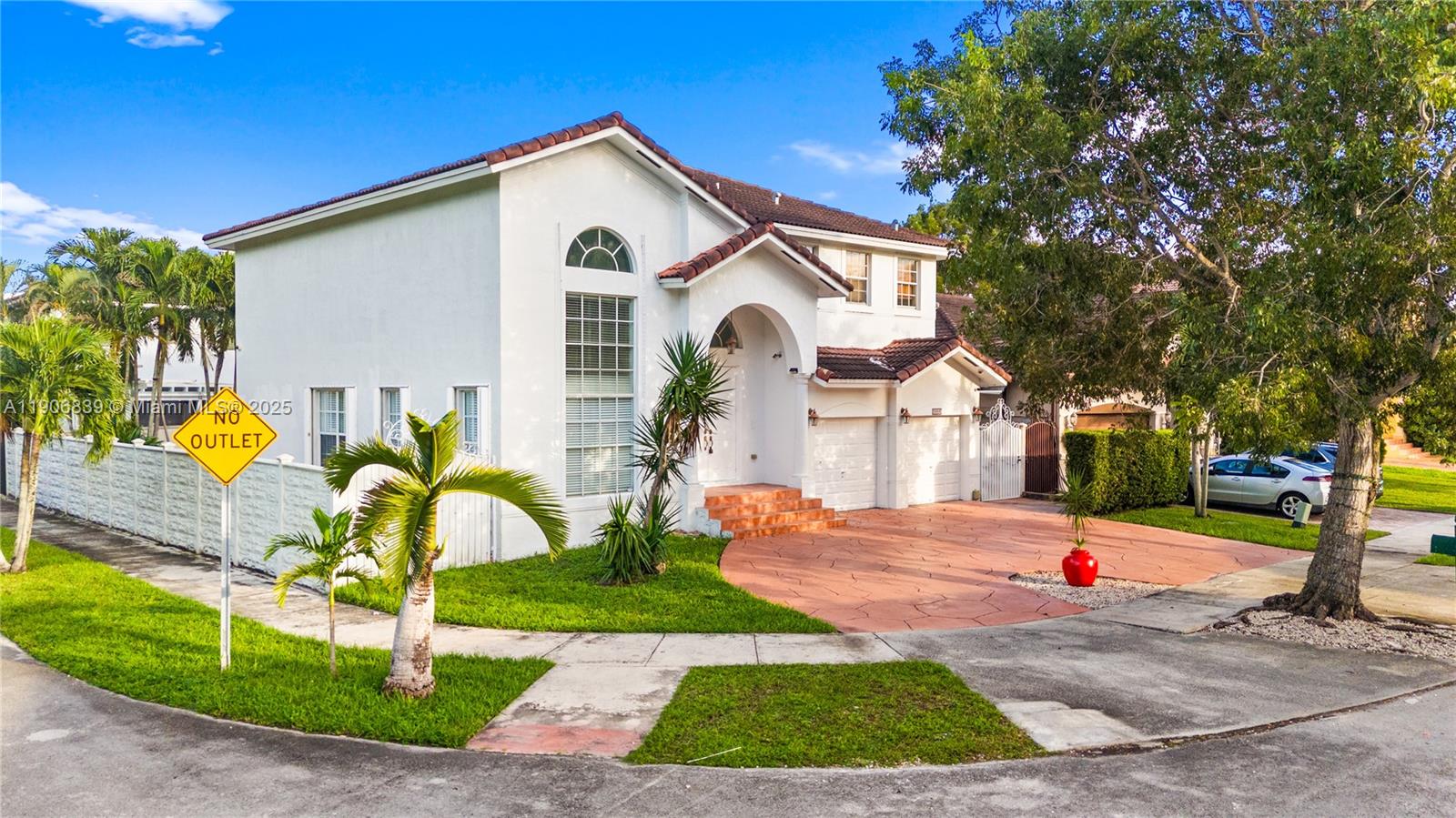 3003 Southwest 147th Place Miami, FL 33185 - Photo 3 of 79 Gallery Image 3