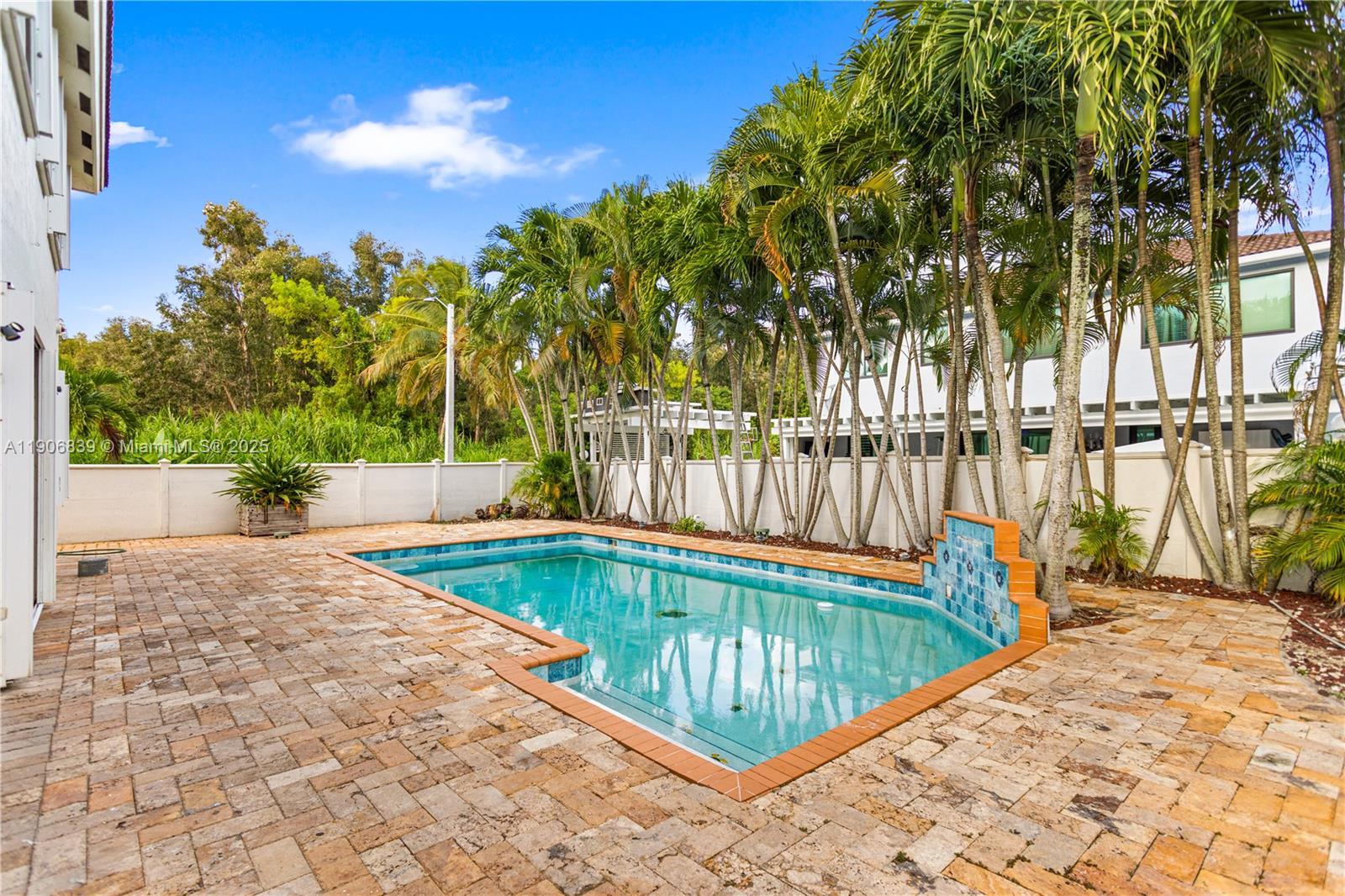 3003 Southwest 147th Place Miami, FL 33185 - Photo 10 of 79 Gallery Image 10