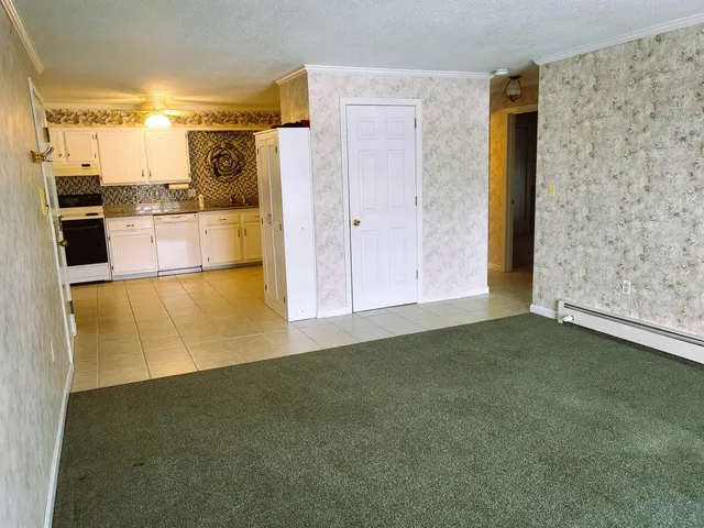 $2,200 | 1 Bittersweet Road, Unit 18, Nashua, NH 03060