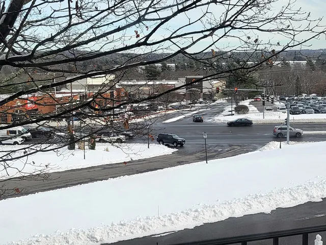 $2,200 | 1 Bittersweet Road, Unit 18, Nashua, NH 03060