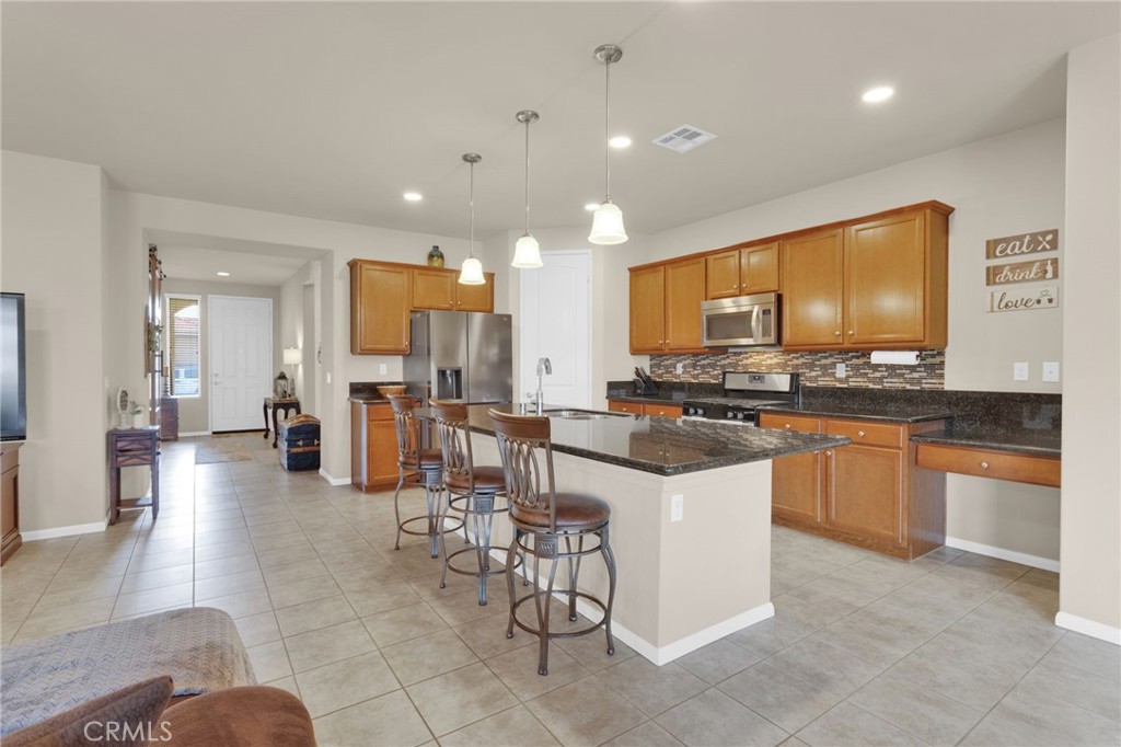 10857 Green Valley Road Apple Valley, CA 92308 - Photo 5 of 51