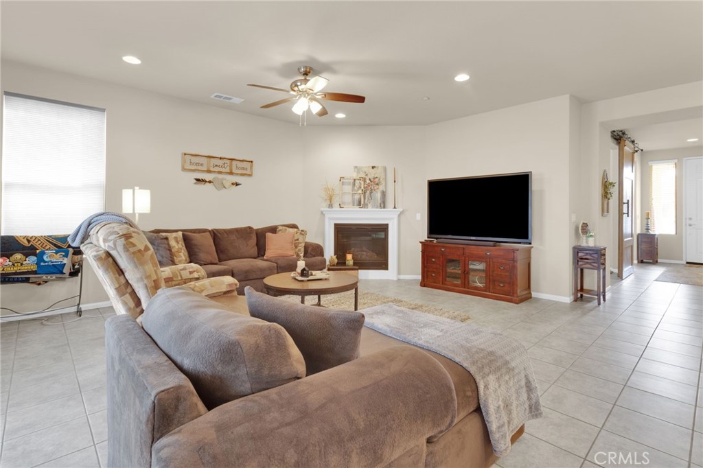 10857 Green Valley Road Apple Valley, CA 92308 - Photo 8 of 51