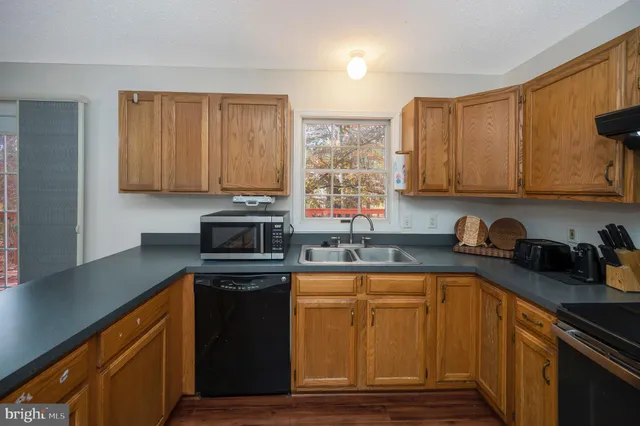 $389,900 | 205 Fairfax Lane, Locust Grove, VA 22508