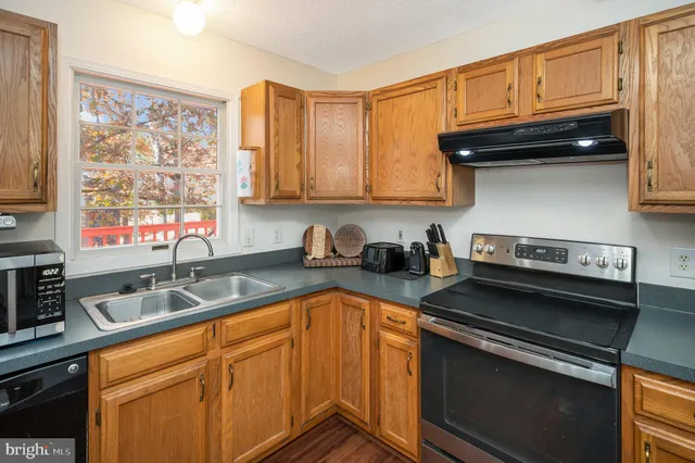 $389,900 | 205 Fairfax Lane, Locust Grove, VA 22508