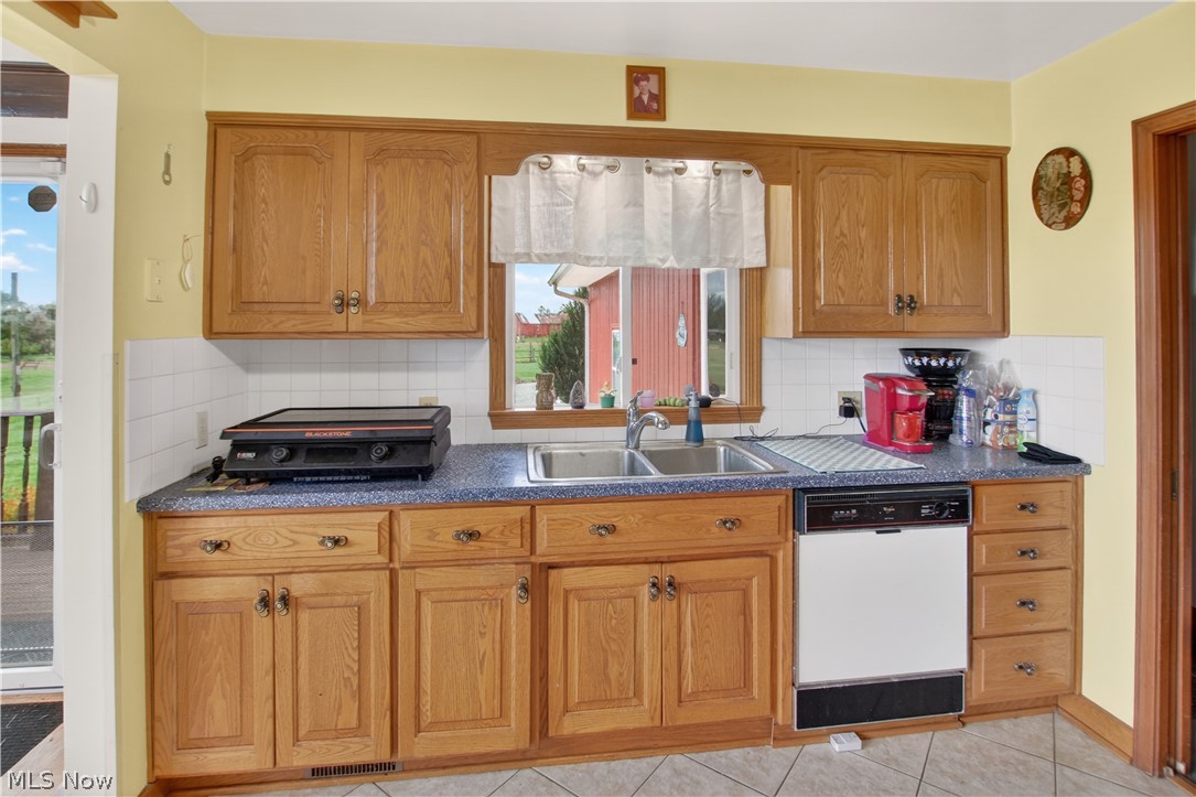 11209 Holshoe Road Homerville, OH 44235 - Photo 6 of 50