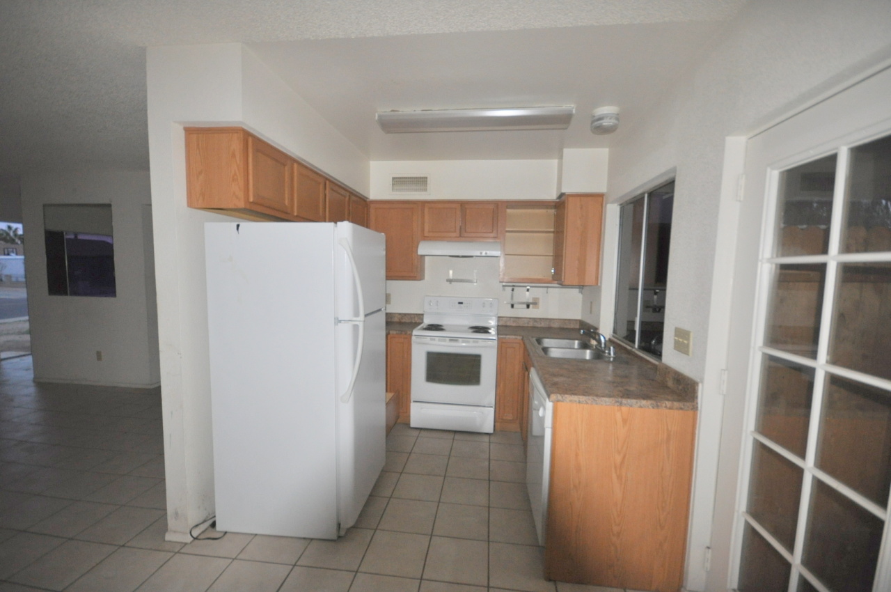 4625 West Thomas Road, Unit 147 Phoenix, AZ 85031 - Photo 4 of 7 Kitchen