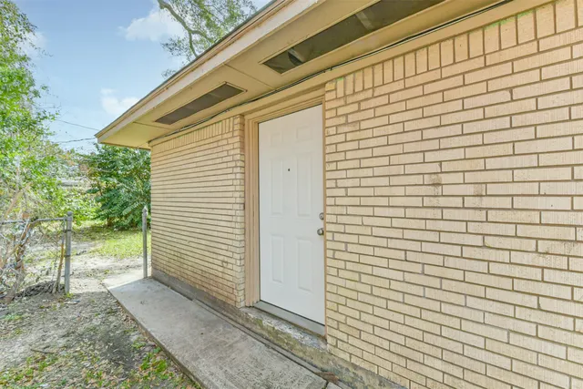 $125,000 | 10214 Bretton Drive, Houston, TX 77016