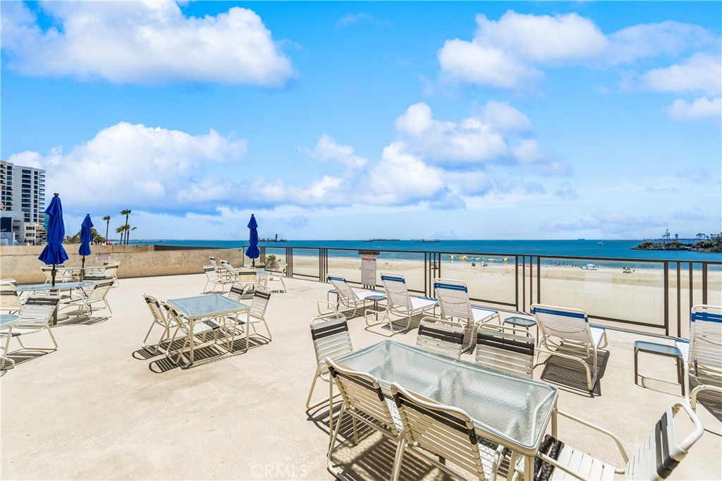 1140 East Ocean Boulevard, Unit 228 Long Beach, CA 90802 - Photo 16 of 27 Community sundeck