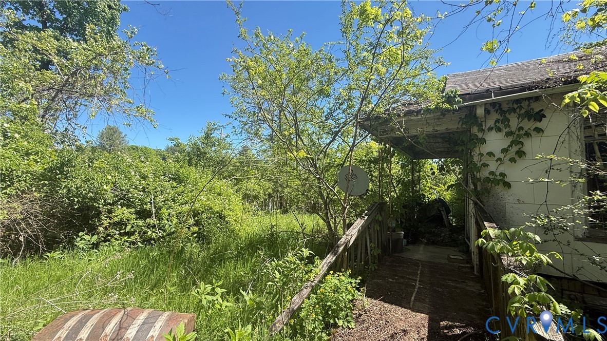 3339 Stoney Battery Road Troutville, VA 24175 - Photo 5 of 11 a view of a garden