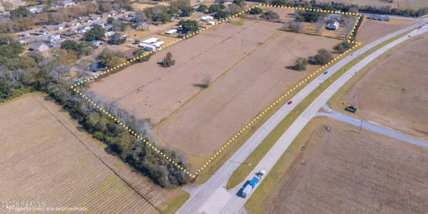 $5,623,482 | 7000 Ambassador Caffery Parkway, Broussard, LA 70518