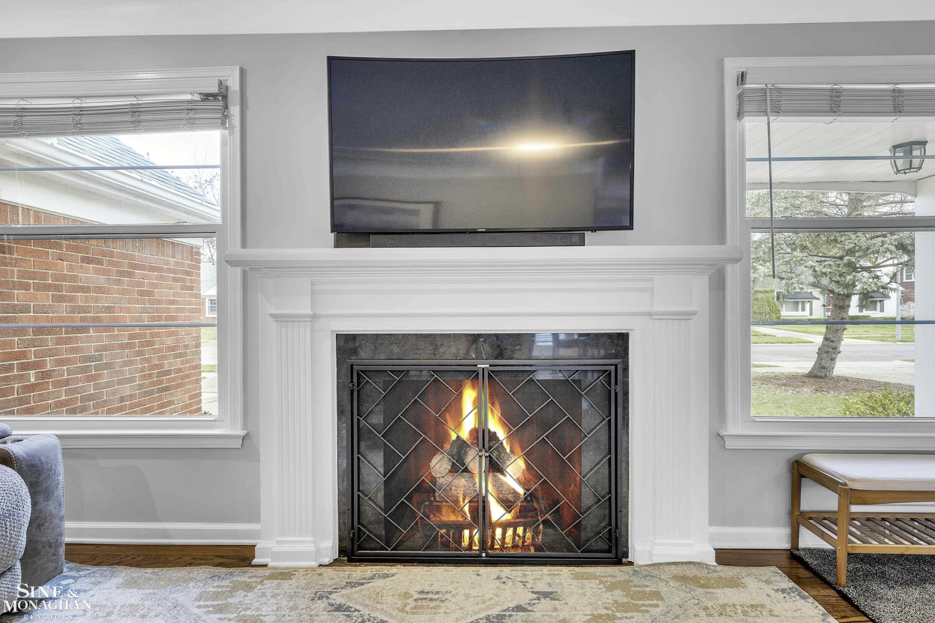 1201 Fairholme Road Grosse Pointe Woods, MI 48236 - Photo 9 of 42