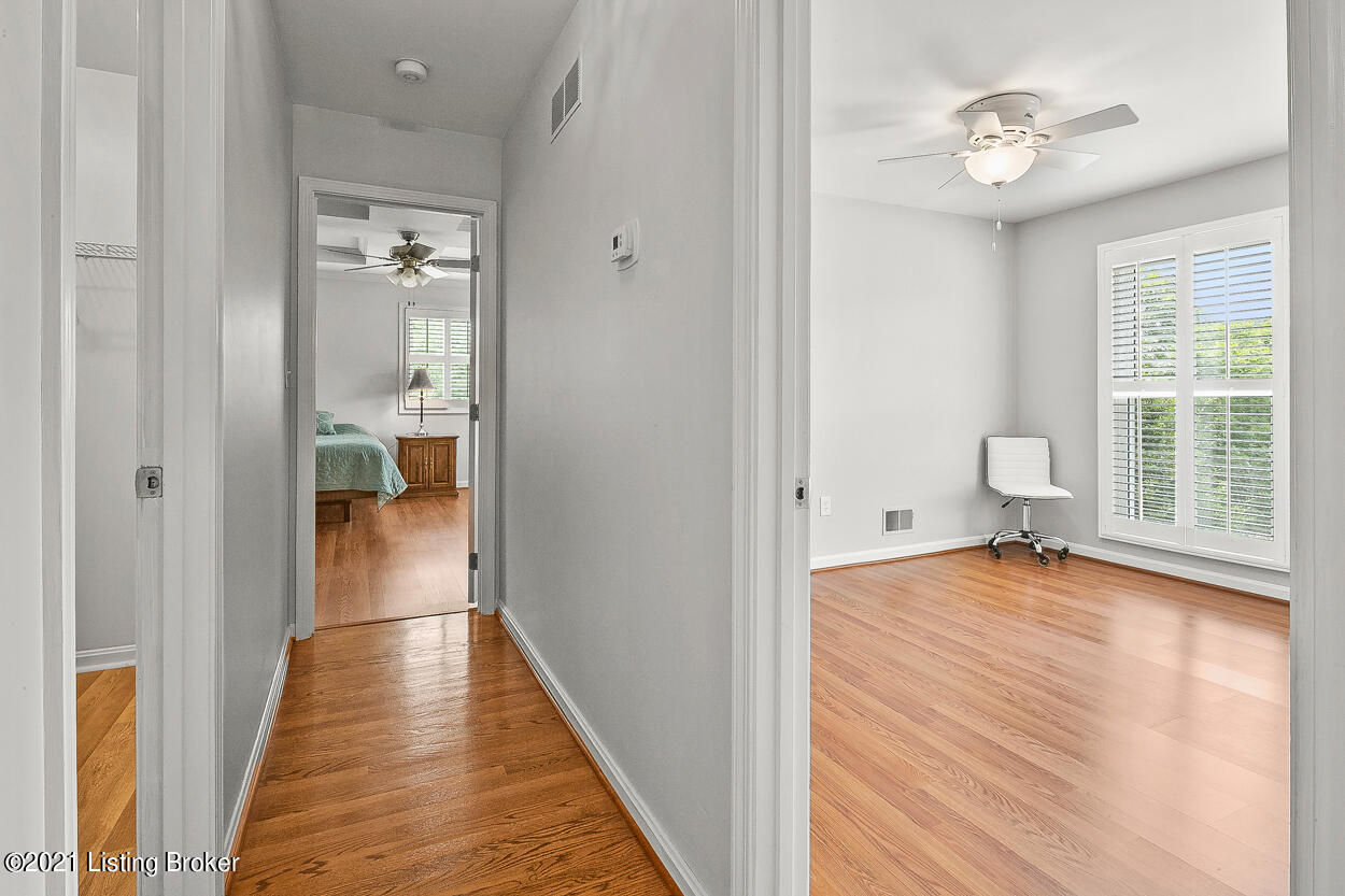 12501 Kirkham Road Louisville, KY 40299 - Photo 19 of 60 41