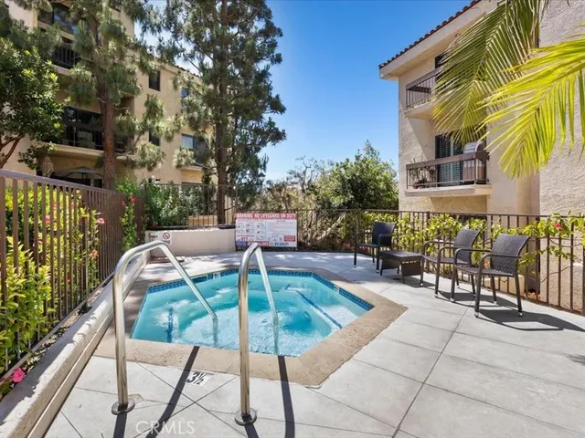 $949,000 | 8180 Manitoba Street, Unit 360, Playa del Rey, CA 90293