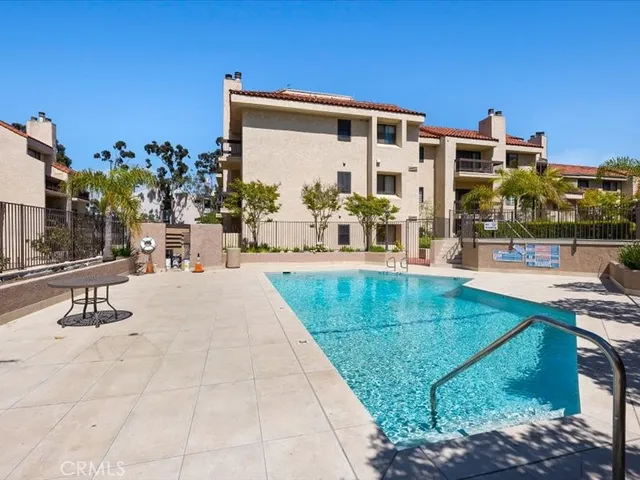 $949,000 | 8180 Manitoba Street, Unit 360, Playa del Rey, CA 90293