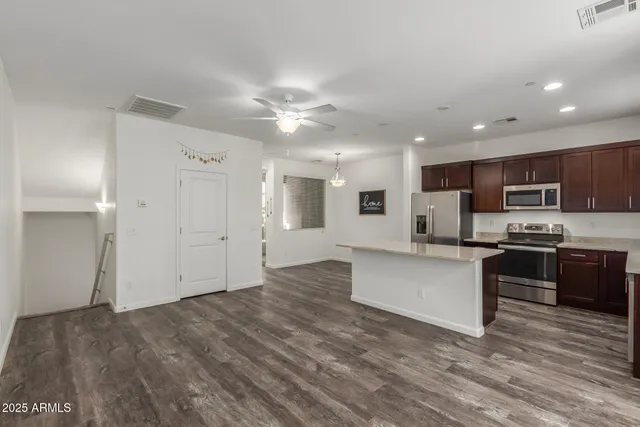 $275,000 | 22125 North 29th Avenue, Unit 135, Phoenix, AZ 85027