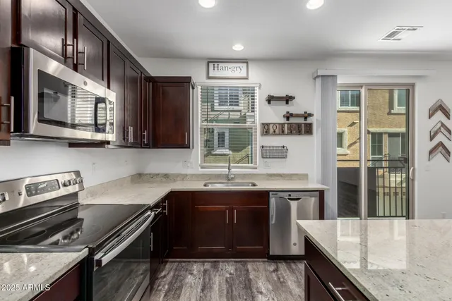 $275,000 | 22125 North 29th Avenue, Unit 135, Phoenix, AZ 85027