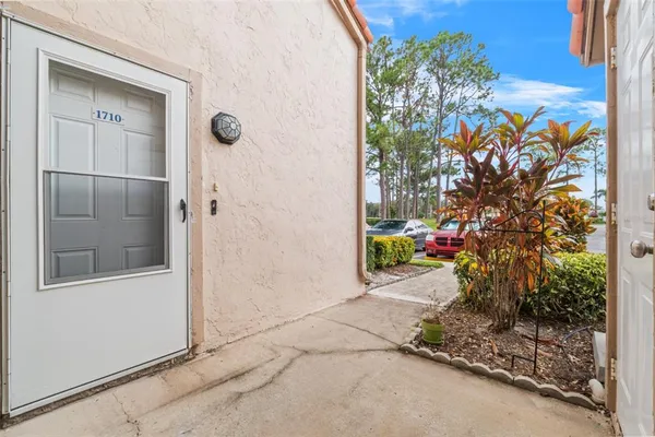 $158,000 | 1710 Garden Lake Drive, Unit 1710, Winter Haven, FL 33884