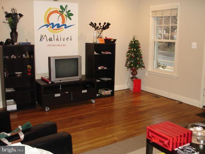 1906 37th Street Northwest Washington, DC 20007 - Photo 2 of 13 Living Room