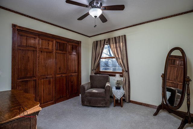 2983 East 1520th Road Ottawa, IL 61350 - Photo 16 of 21 a living room with furniture and a window