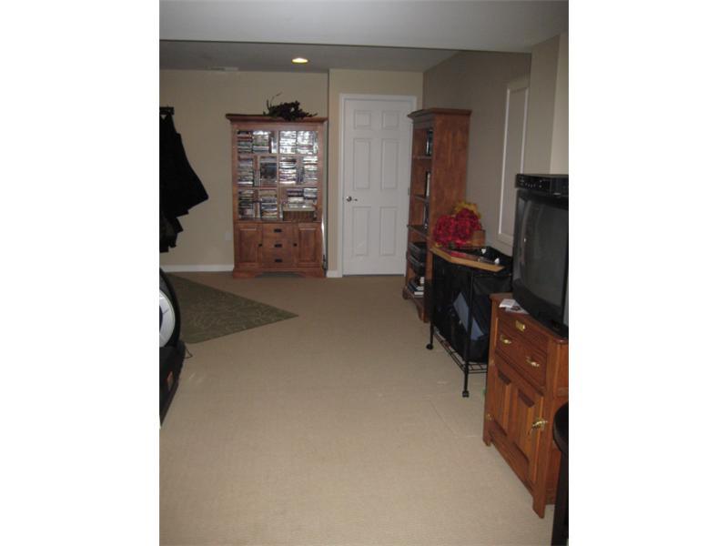 126 Walnut Drive McKees Rocks, PA 15136 - Photo 14 of 24 Den/Family/Great Room.