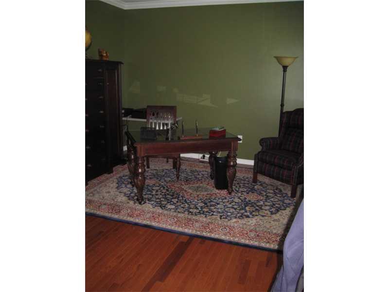 126 Walnut Drive McKees Rocks, PA 15136 - Photo 5 of 24 Living Room.