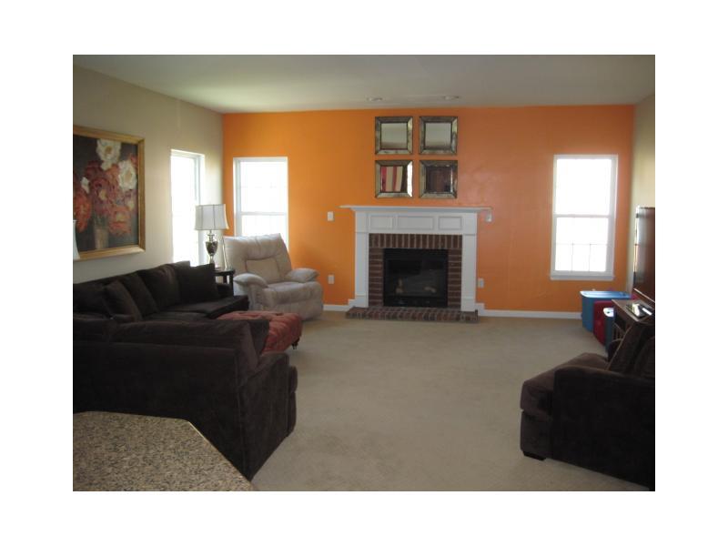 126 Walnut Drive McKees Rocks, PA 15136 - Photo 6 of 24 Family Room.