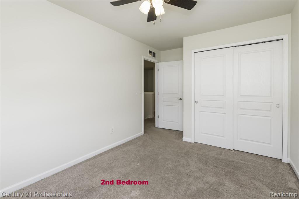 855 Barclay Circle Rochester Hills, MI 48307 - Photo 19 of 30