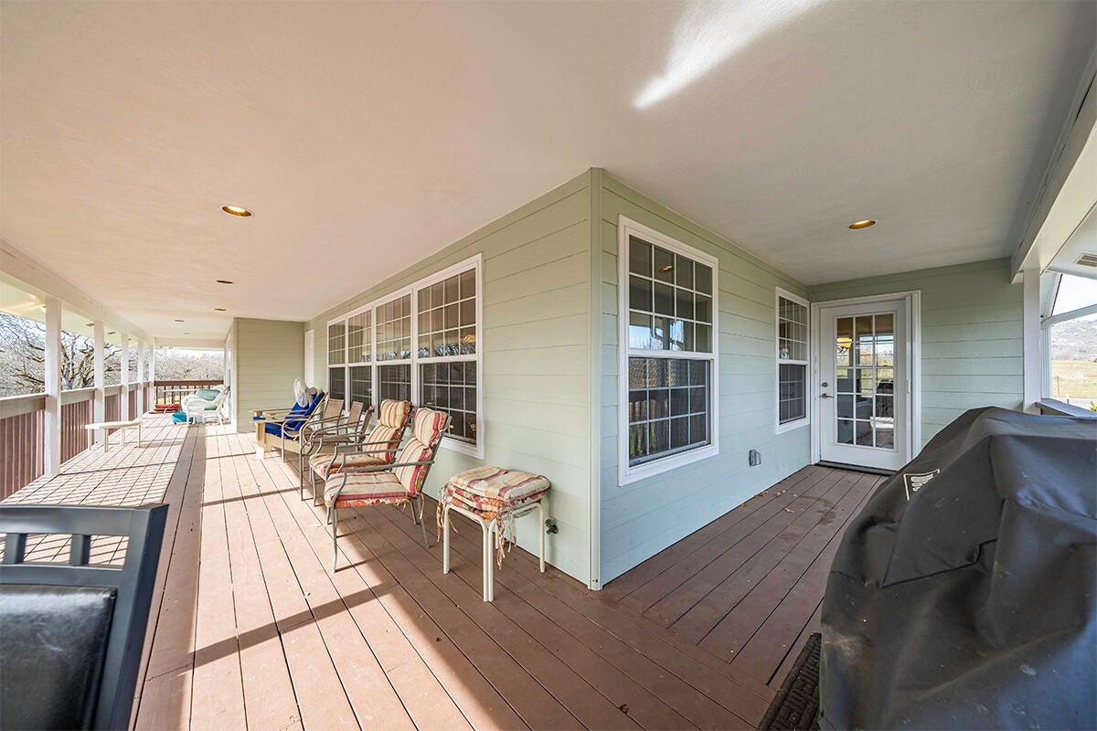 1345 Nick Young Road Eagle Point, OR 97524 - Photo 37 of 38 DSC00592