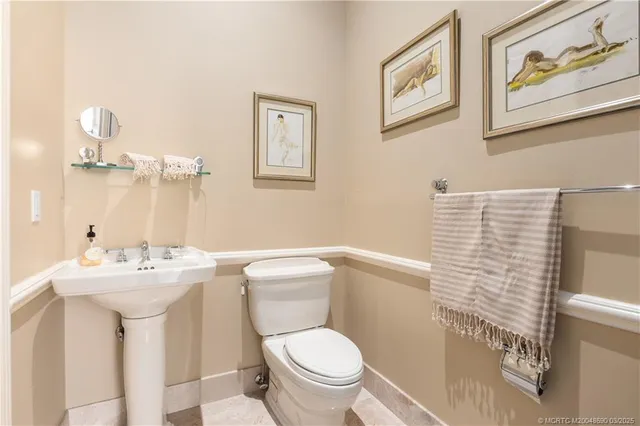 a view of a house with swimming pool