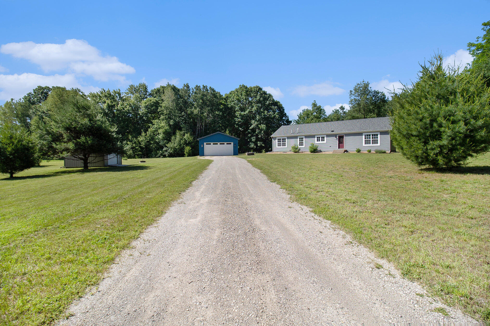 6127 River Road Manistee, MI 49660 - Photo 2 of 34 002_5r6a7829_933